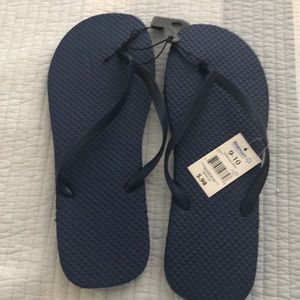Flip flops add to bundle FOR FREE